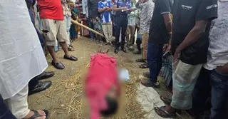 নারায়ণগঞ্জে গরুর হাটে যুবকের ঝুলন্ত মরদেহ উদ্ধার, পরিবারের দাবি হত্যা